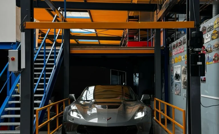 4 post car parking lift